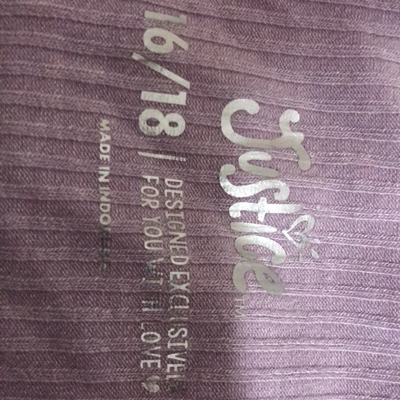 Purple shirt, Lace on the ends of shirt, button up, 16 to 18 kids. - Picture 6 of 6